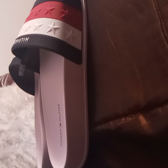 Tommy Hilfiger Slides - Picture 2 of 4